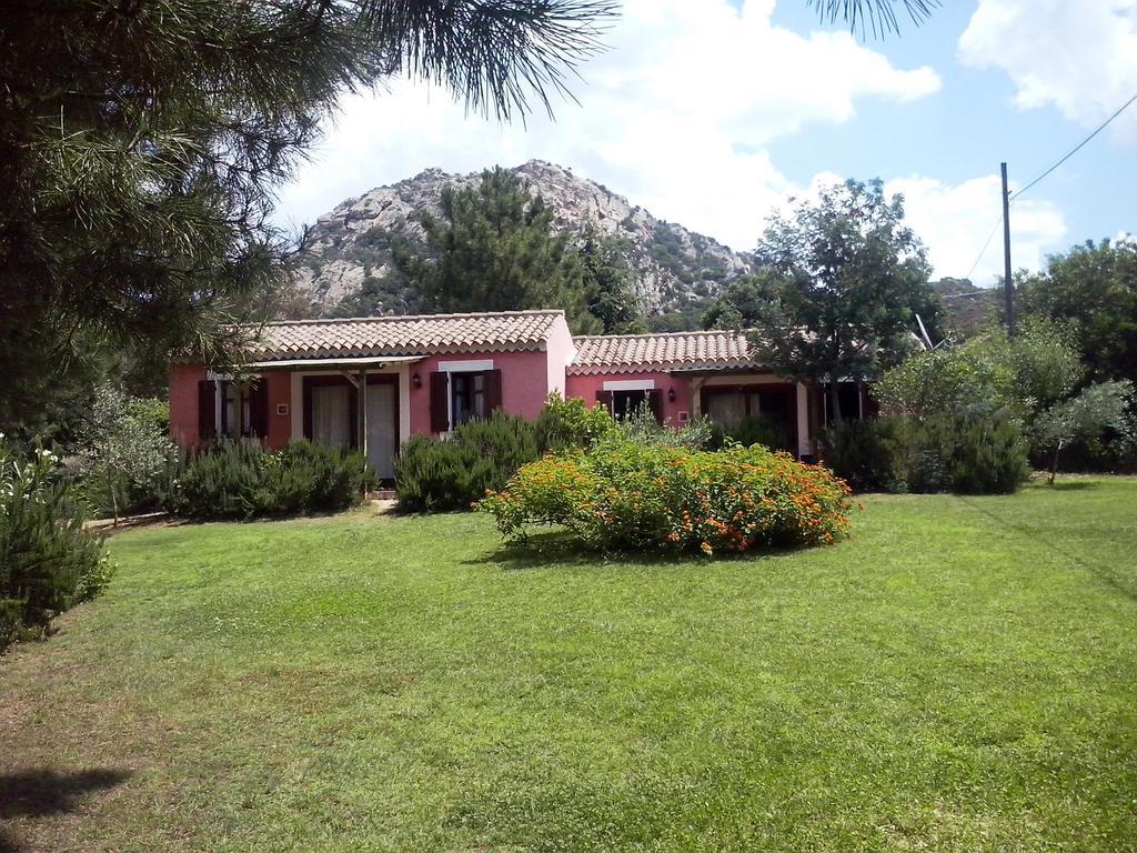 Agriturismo L'Aglientu B&B Loiri Porto San Paolo Екстериор снимка