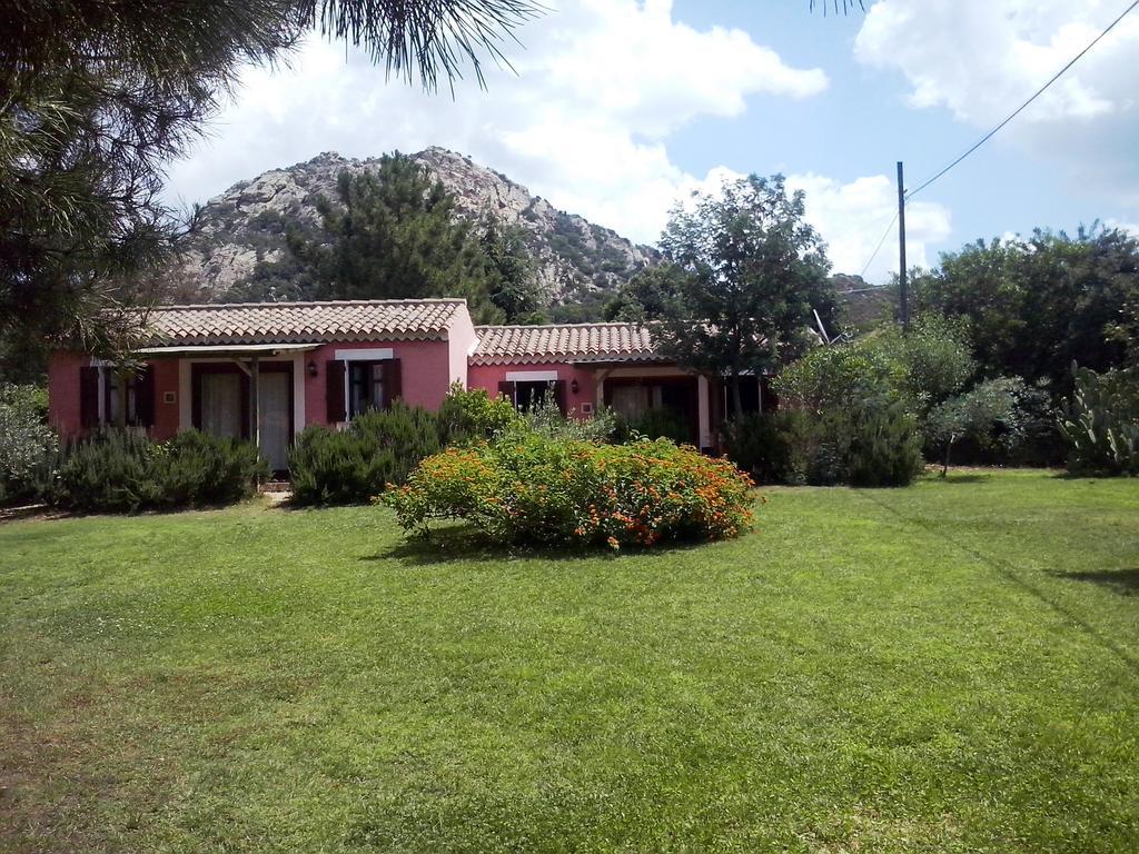 Agriturismo L'Aglientu B&B Loiri Porto San Paolo Екстериор снимка