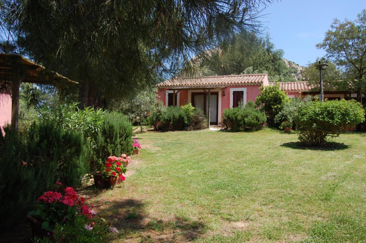 Agriturismo L'Aglientu B&B Loiri Porto San Paolo Екстериор снимка