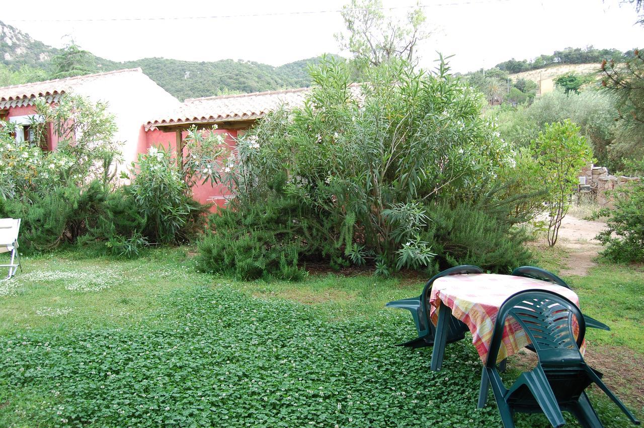 Agriturismo L'Aglientu B&B Loiri Porto San Paolo Екстериор снимка